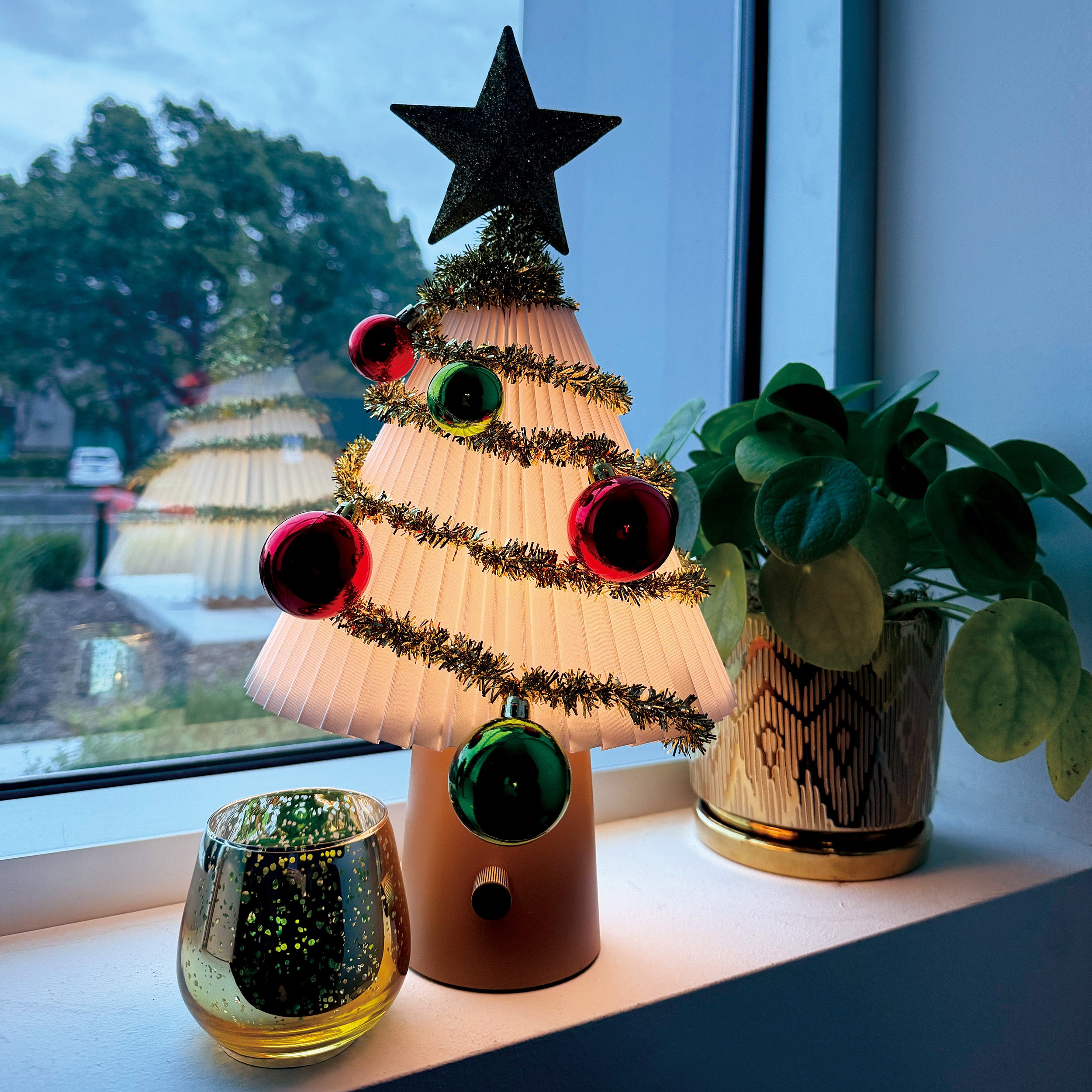 Scarlet Christmas Edition