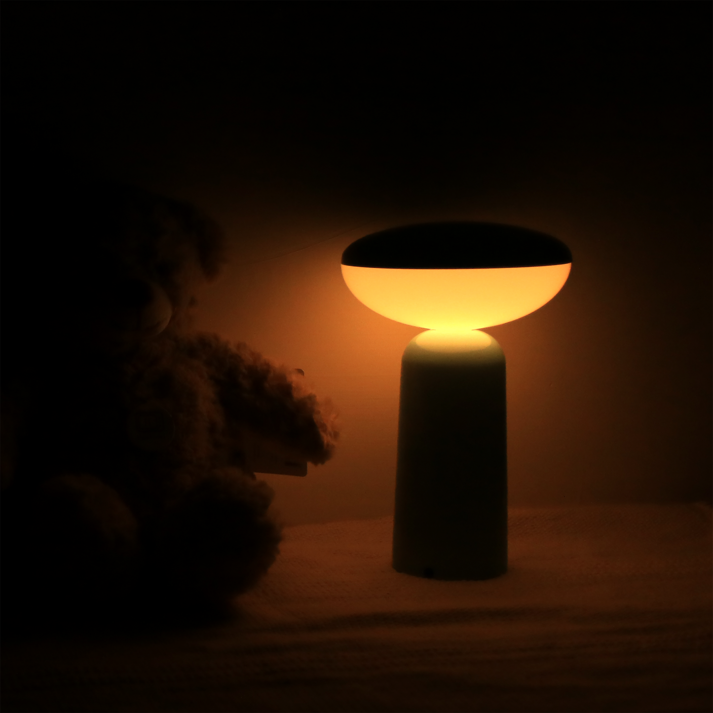 Owlpack x Si Balcón Pinot Cordless LED Table Lamp with Adjustable Dimmer - Lifestyle